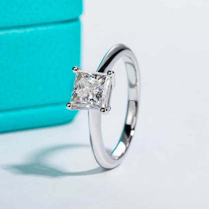 Bague Solitaire Princesse Moissanite