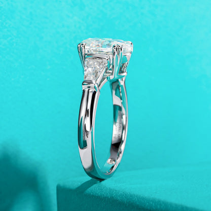 Bague Tríade Ovale Moissanite