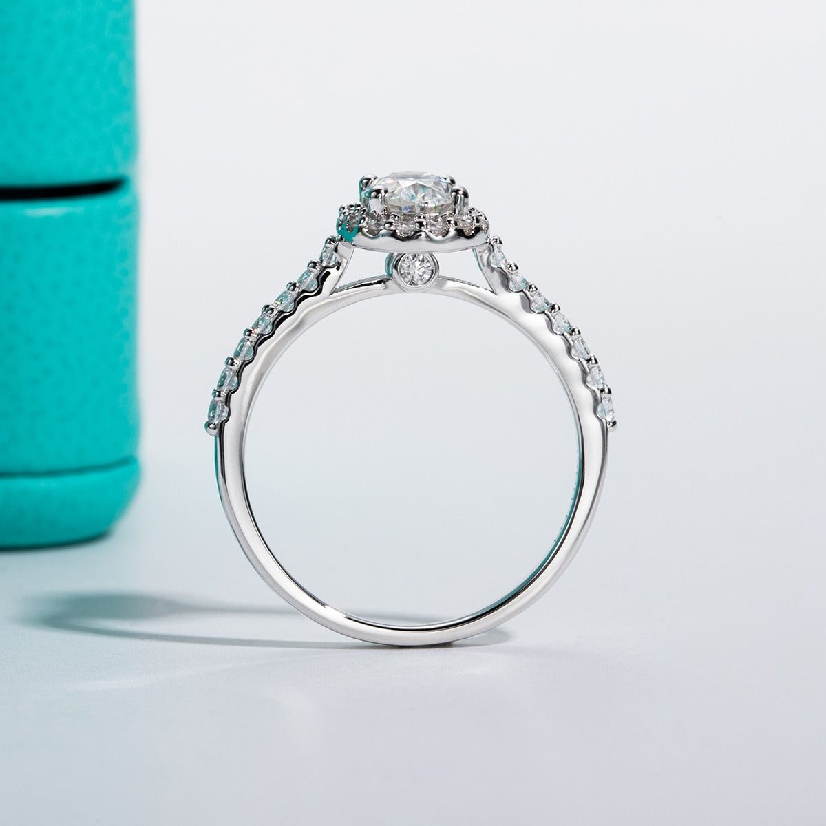 Bague Ovale Halo Moissanite